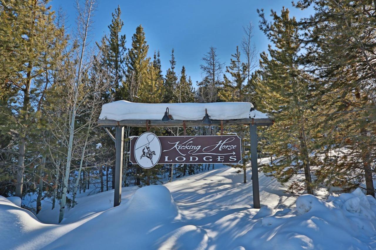 Kicking Horse Lodges 3-202 그랜비 외부 사진